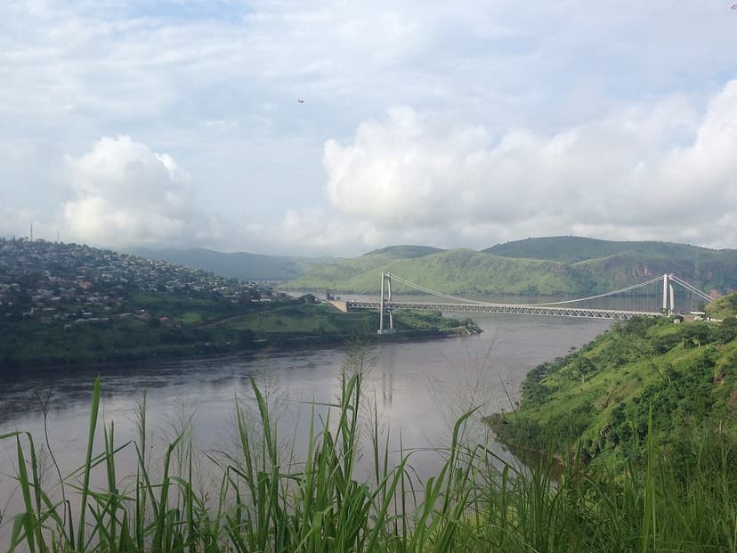 Pont suspendu de Matadi enjambant le fleuve Congo, en RD Congo